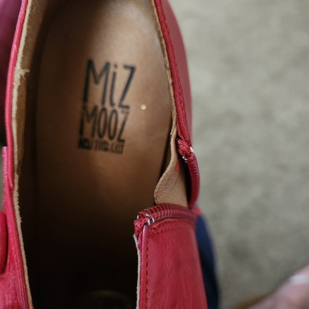New Miz Mooz Red Leather Bootie Heels size 38 or 7 to 7.5 - Picture 4 of 5